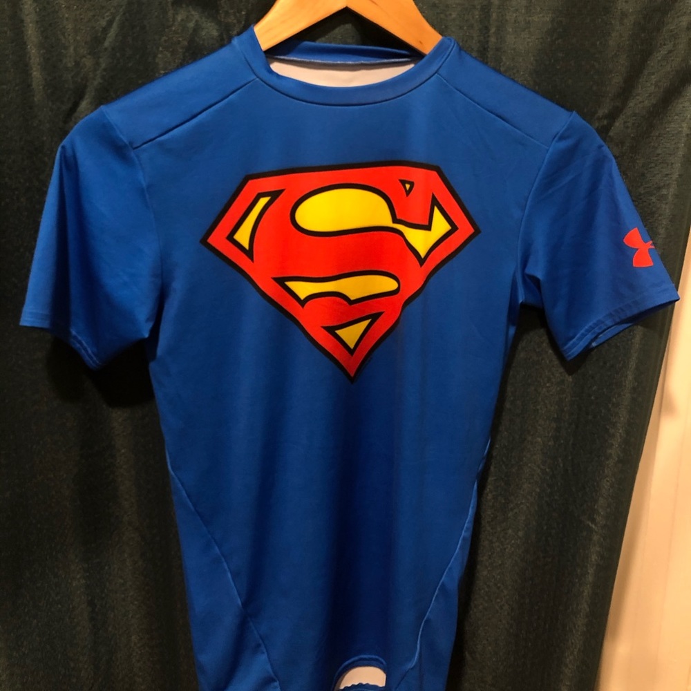 Under armor super man tee